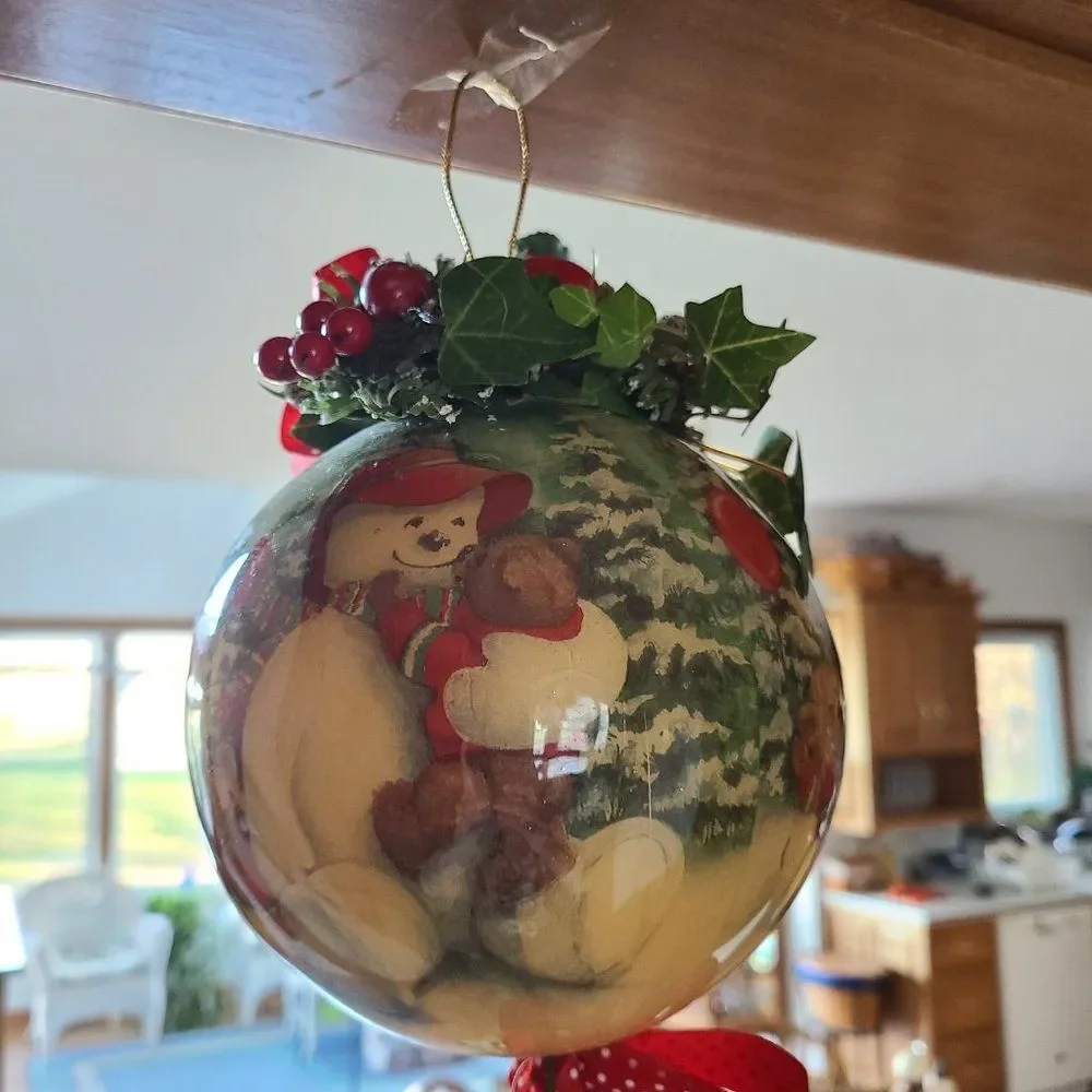 Oversize Mistletoe Christmas Holiday Doorway Or Window Bears Hanging Ornament
